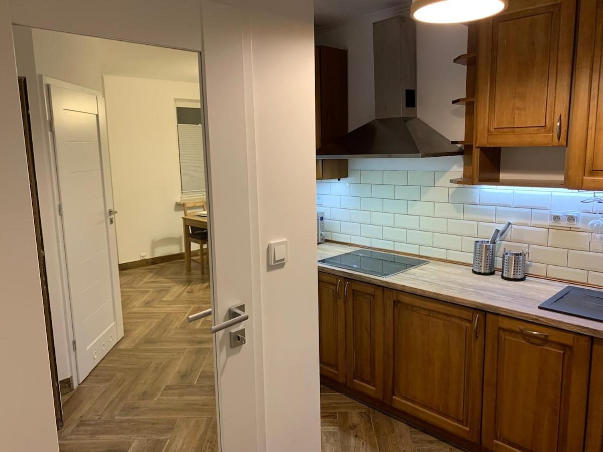 Close Wola Apartment