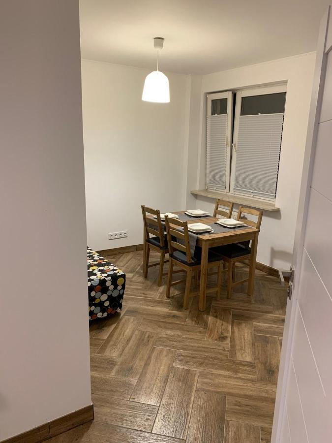 Close Wola Apartment